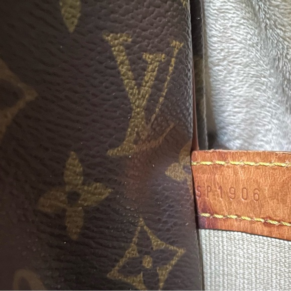 🤩Louis Vuitton Monogram Reporter GM Bag - Picture 10 of 10